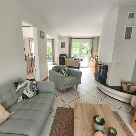 Villa Family For 6 People, 3 Bedrooms, Fenced Garden