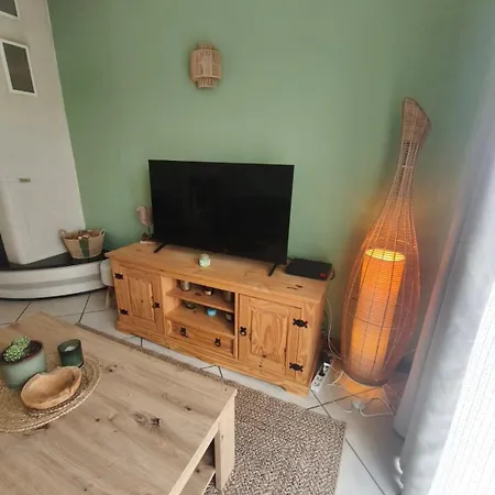 فيلة Family For 6 People, 3 Bedrooms, Fenced Garden Marck