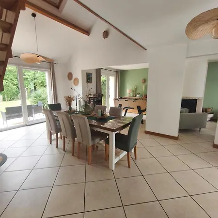 Family For 6 People, 3 Bedrooms, Fenced Garden *