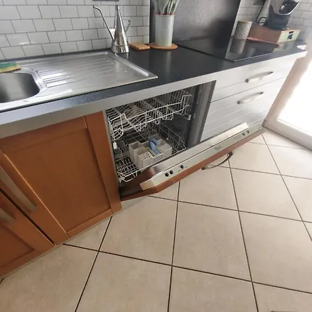 Family For 6 People, 3 Bedrooms, Fenced Garden *