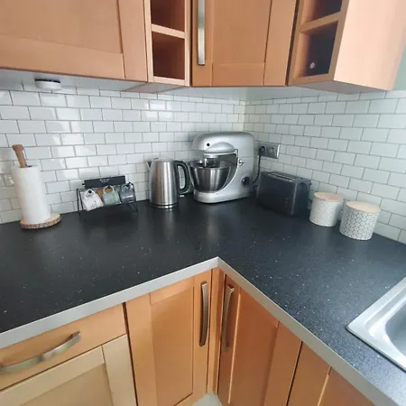 Family For 6 People, 3 Bedrooms, Fenced Garden *