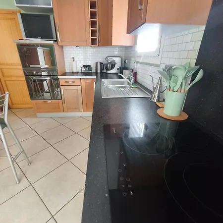 Family For 6 People, 3 Bedrooms, Fenced Garden