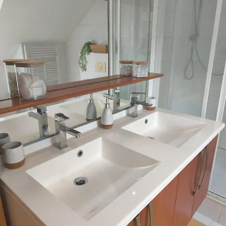 Villa Family For 6 People, 3 Bedrooms, Fenced Garden *