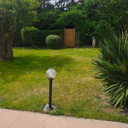 Villa Family For 6 People, 3 Bedrooms, Fenced Garden