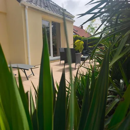 Family For 6 People, 3 Bedrooms, Fenced Garden Villa *